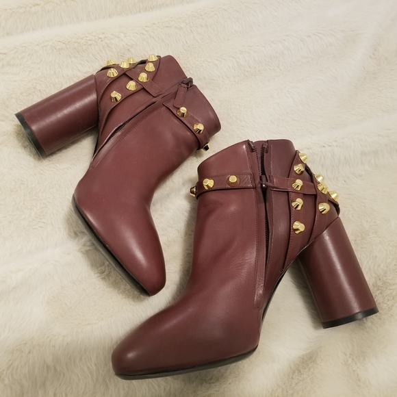 Balenciaga - Picture 1 of 4